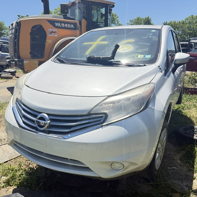 2015 Nissan Versa Note's photo