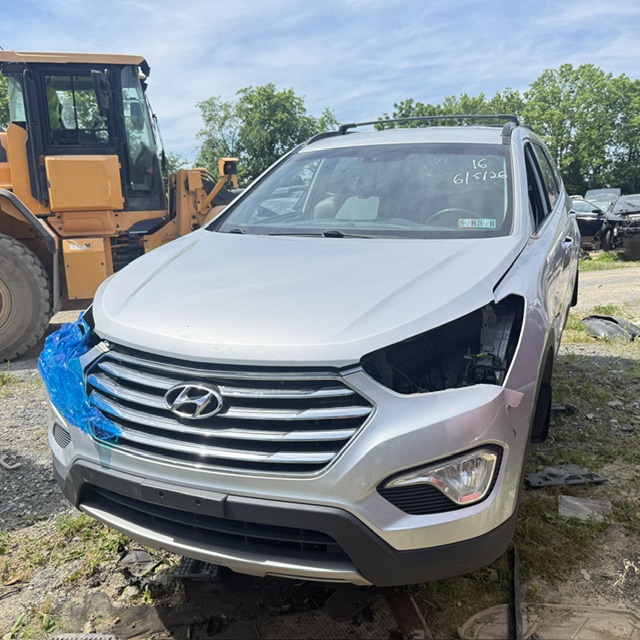 2016 Hyundai Santa Fe's photo