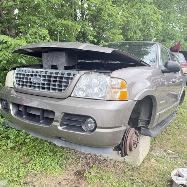 2002 Ford Explorer's photo