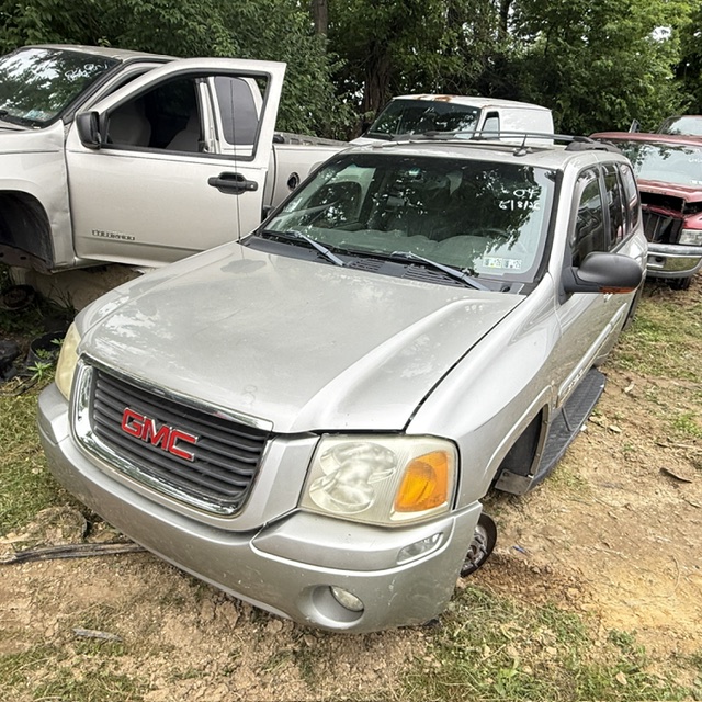 2004 GMC Envoy's photo
