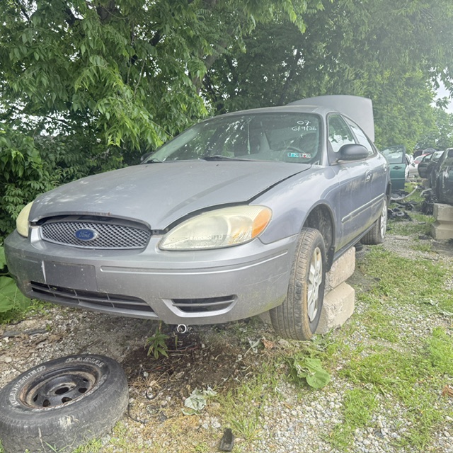 2007 Ford Taurus's photo