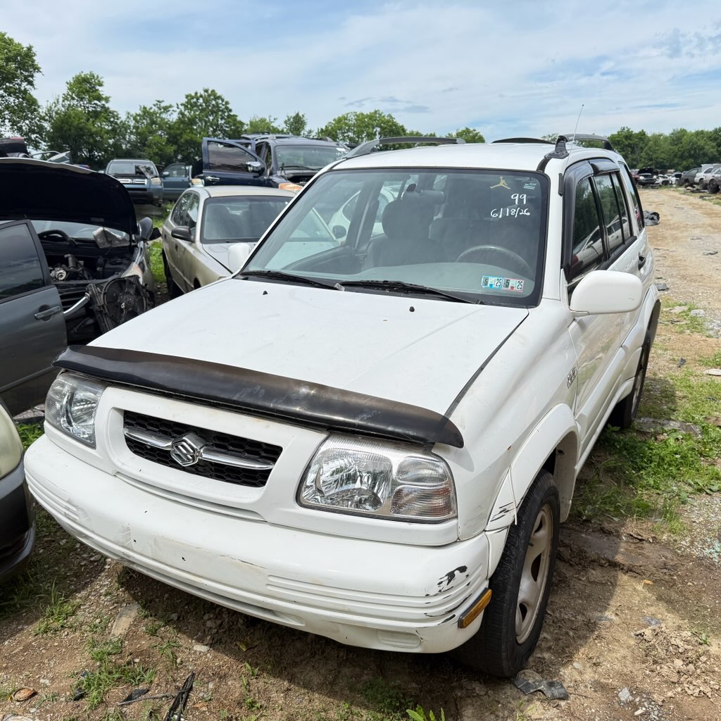 1999 Suzuki Grand Vitara's photo