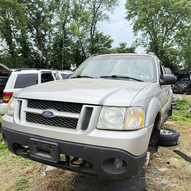 2003 Ford Explorer XLS Auto 4X4's photo