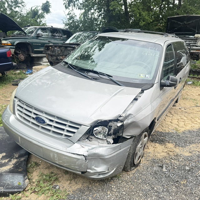 2004 Ford Freestar SE's photo