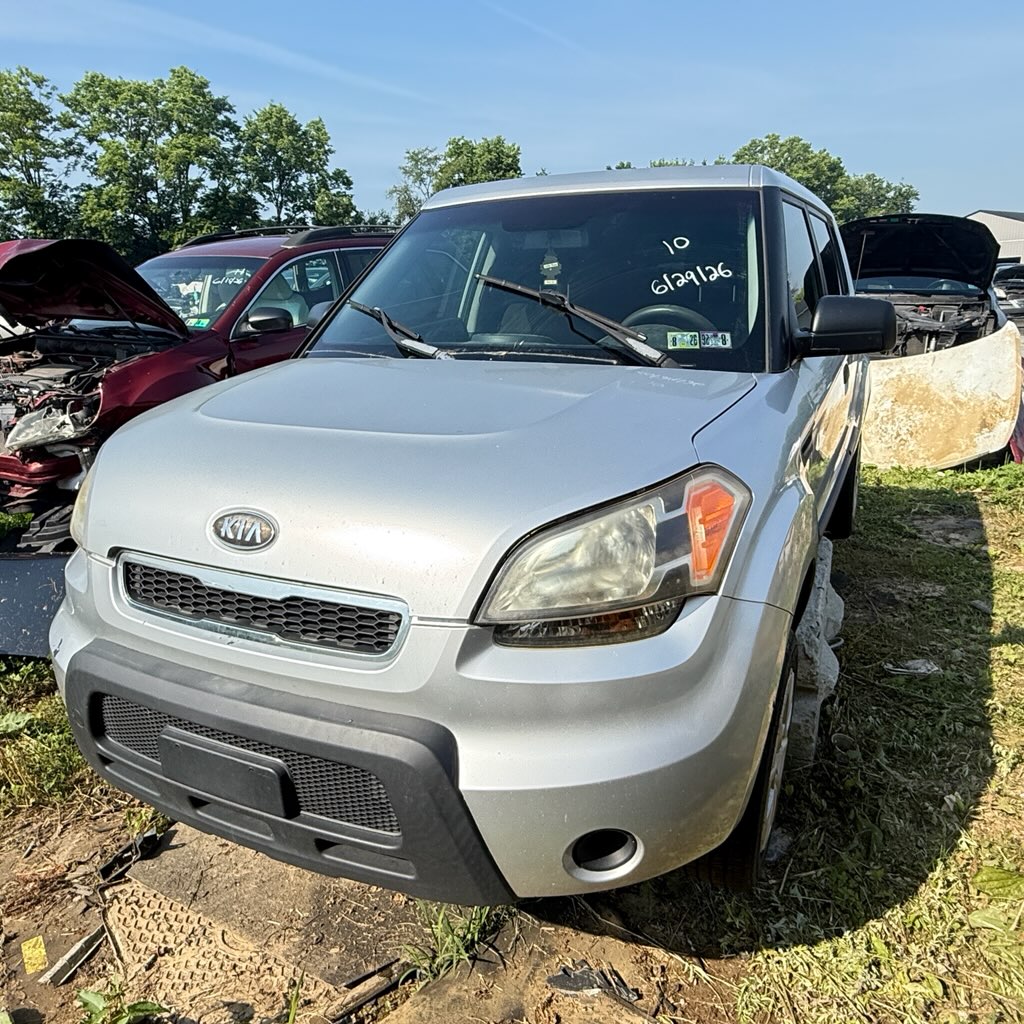 2010 Kia Soul Base 1.6L's photo