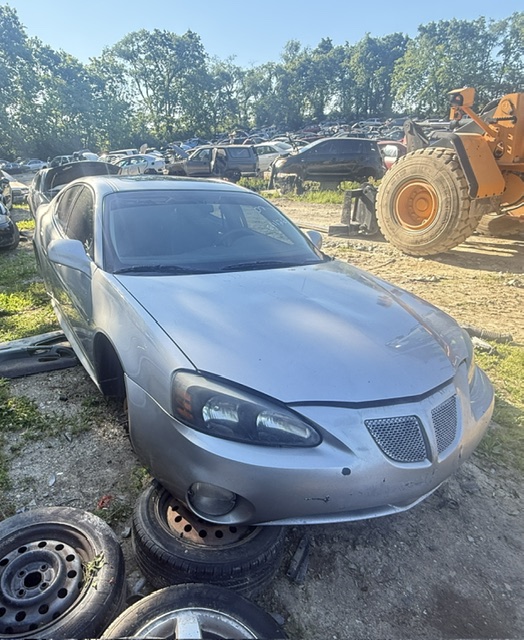 2007 Pontiac Grand Prix's photo