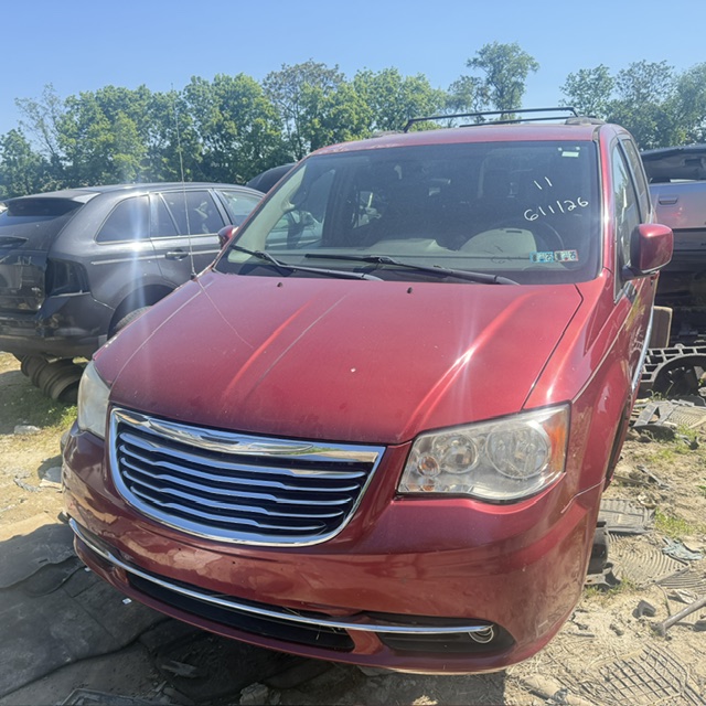 2011 Chrysler Town & Country Touring's photo