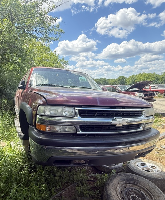 2001 Chevrolet Suburban's photo