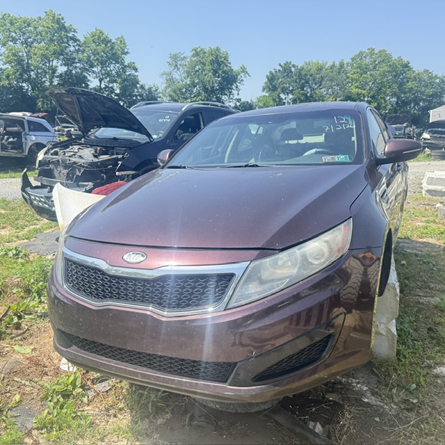 2011 Kia Optima LX AT's photo