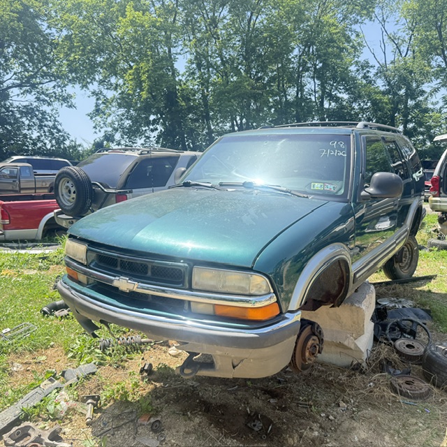 1998 Chevrolet Blazer 4X4's photo