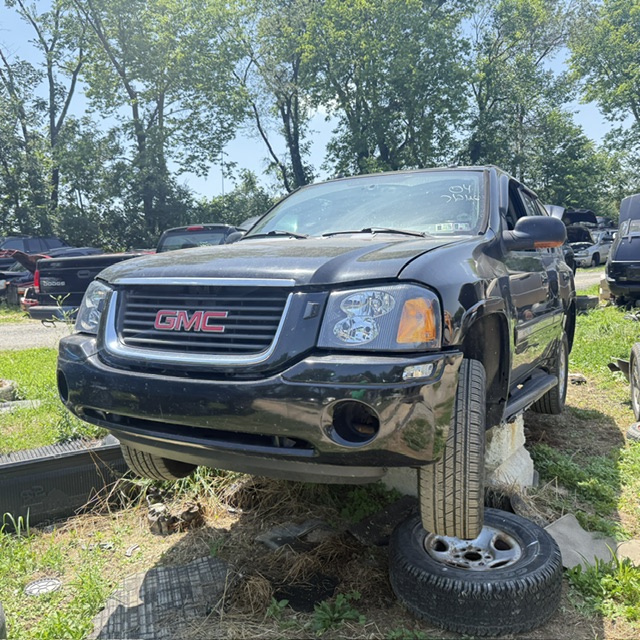 2004 GMC Envoy's photo